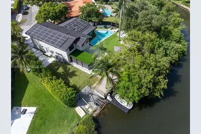 20001 NE 25th Ave, Miami, FL 33180 - Photo 98