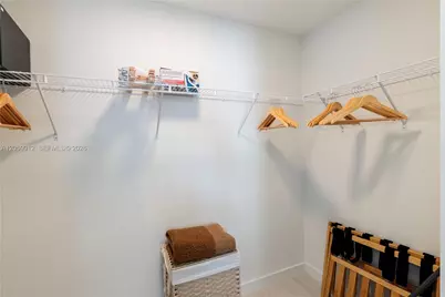 77 SE 5th St #3308, Miami, FL 33131 - Photo 12