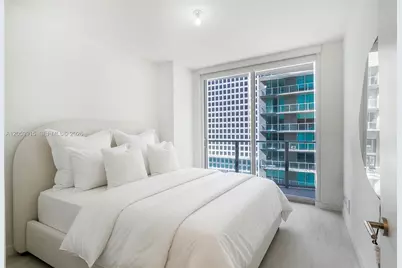 77 SE 5th St #1910, Miami, FL 33131 - Photo 6
