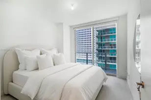 77 SE 5th St, Miami, FL 33131 - Photo 6