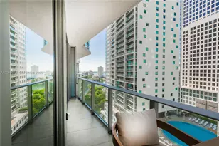 77 SE 5th St, Miami, FL 33131 - Photo 12