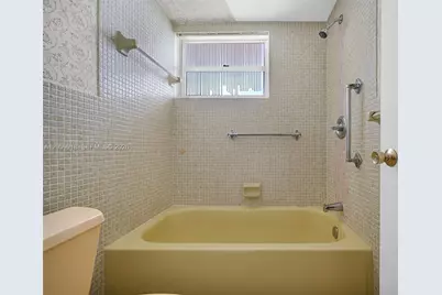 18555 NE 14th Ave #502, Miami, FL 33179 - Photo 28