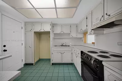 18555 NE 14th Ave #502, Miami, FL 33179 - Photo 14