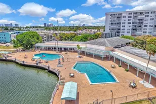 18555 NE 14th Ave, Miami, FL 33179 - Photo 36