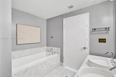 244 Biscayne Blvd #3409, Miami, FL 33132 - Photo 40