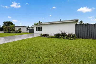 6601 SW 6th St, Pembroke Pines, FL 33023 - Photo 2