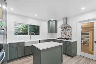 110 N 16th Ave, Hollywood, FL 33020 - Photo 12