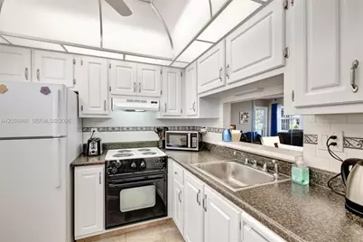 3431 NW 50th Ave #113, Lauderdale Lakes, FL 33319 - Photo 14