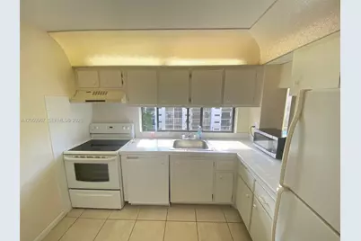 16919 N Bay Rd #620, Sunny Isles Beach, FL 33160 - Photo 14