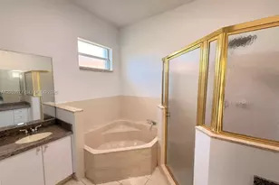 420 SE 23rd Ln, Homestead, FL 33033 - Photo 14