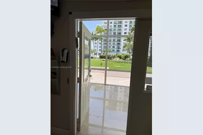 5005 Collins Ave #C2, Miami Beach, FL 33140 - Photo 4