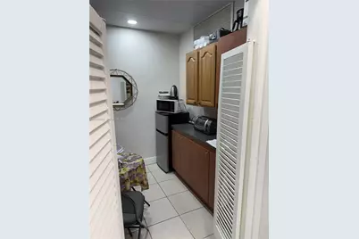 5005 Collins Ave #C2, Miami Beach, FL 33140 - Photo 2