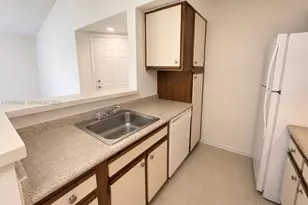 2926 S University Dr, Davie, FL 33328 - Photo 6