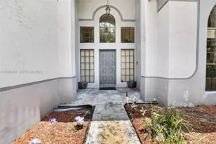 11584 Waterford Ct, Cooper City, FL 33026 - Photo 2
