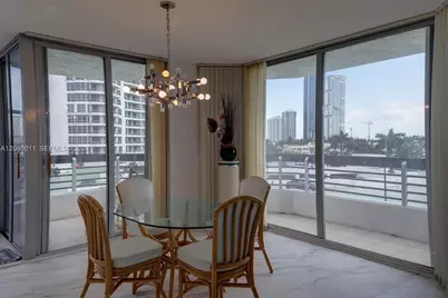 3600 Mystic Pointe Dr #613, Aventura, FL 33180 - Photo 6