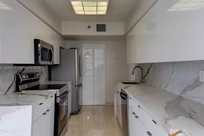 3600 Mystic Pointe Dr #613, Aventura, FL 33180 - Photo 8