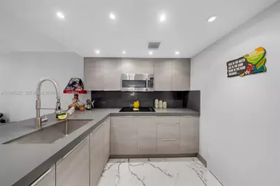 465 Ocean Dr #303, Miami Beach, FL 33139 - Photo 6