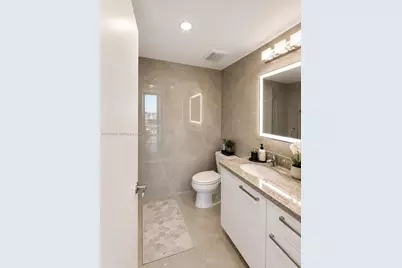 185 SW 7th St #2503, Miami, FL 33130 - Photo 12