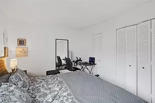 401 Golden Isles Dr, Hallandale Beach, FL 33009 - Photo 30