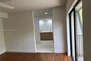 9105 SW 19th Pl, Davie, FL 33324 - Photo 18