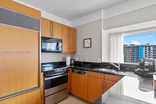 1435 Brickell Ave, Miami, FL 33131 - Photo 12