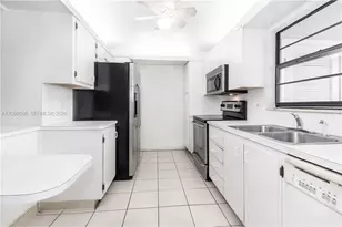 3992 N Pine Island Rd, Sunrise, FL 33351 - Photo 4