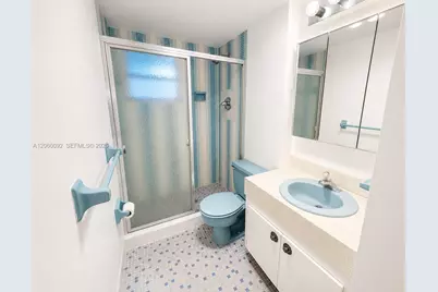 220 Kings Point Dr #211, Sunny Isles Beach, FL 33160 - Photo 16