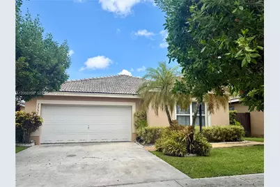 7557 SW 164th Ct, Miami, FL 33193 - Photo 2