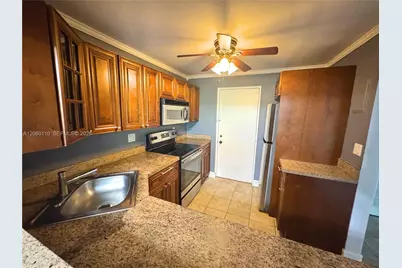 2324 S Cypress Bend Dr #415, Pompano Beach, FL 33069 - Photo 2