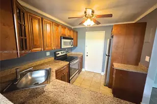 2324 S Cypress Bend Dr, Pompano Beach, FL 33069 - Photo 2