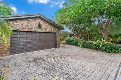 15830 SW 139th Ave, Miami, FL 33177 - Photo 2