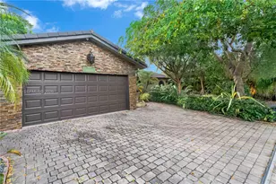 15830 SW 139th Ave, Miami, FL 33177 - Photo 2