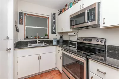 1425 Arthur St #409B, Hollywood, FL 33020 - Photo 1