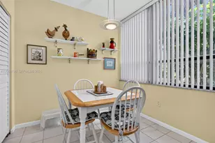 900 NE 195th St, Miami, FL 33179 - Photo 18