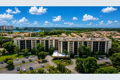900 NE 195th St #109, Miami, FL 33179 - Photo 1