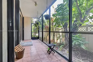 900 NE 195th St, Miami, FL 33179 - Photo 14