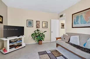 900 NE 195th St, Miami, FL 33179 - Photo 22