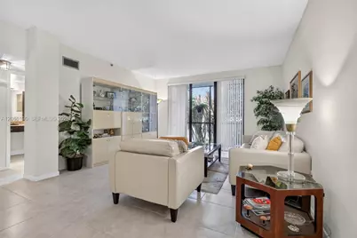 900 NE 195th St #109, Miami, FL 33179 - Photo 8