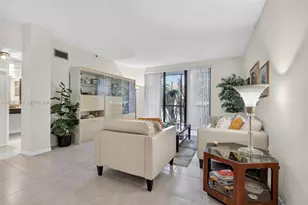 900 NE 195th St, Miami, FL 33179 - Photo 8