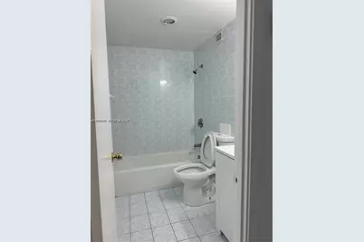 400 Kings Point Dr #320, Sunny Isles Beach, FL 33160 - Photo 10