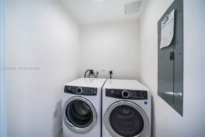 851 NE 1st Ave #2911, Miami, FL 33132 - Photo 42