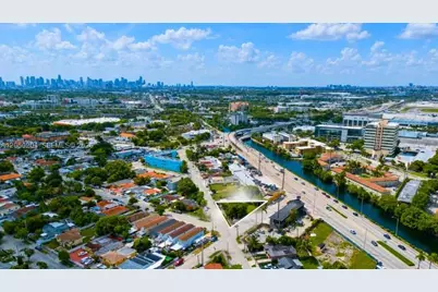 699 E Okeechobee Rd, Hialeah, FL 33010 - Photo 2