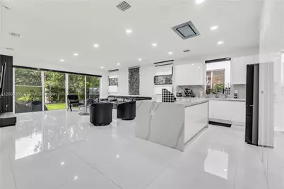 9730 NW 74th Ter, Doral, FL 33178 - Photo 14