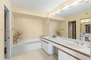 3600 Mystic Pointe Dr, Aventura, FL 33180 - Photo 10