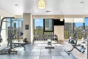 121 NE 34th St, Miami, FL 33137 - Photo 10