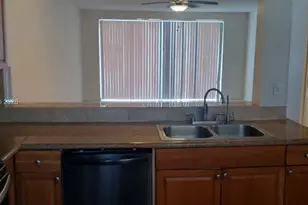 1591 NE Miami Gardens Dr, Miami, FL 33179 - Photo 4