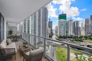 90 SW 3rd St, Miami, FL 33130 - Photo 1