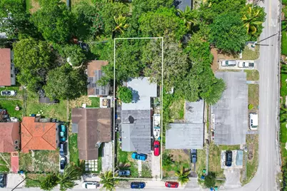 578 NW 97th St, Miami, FL 33150 - Photo 68