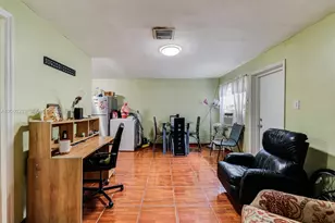 578 NW 97th St, Miami, FL 33150 - Photo 14