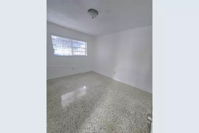 11040 SW 4th St #FRONT UNIT, Sweetwater, FL 33174 - Photo 8